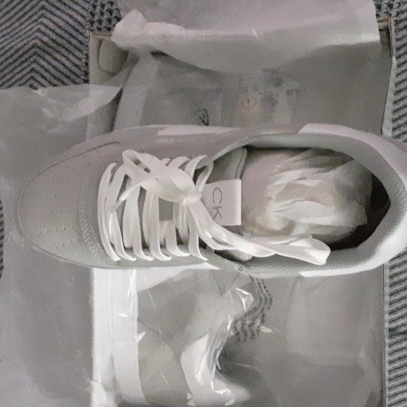 Calvin Klein Neto Suede Sneakers.Brand New In Original Box!!! - Picture 5 of 6